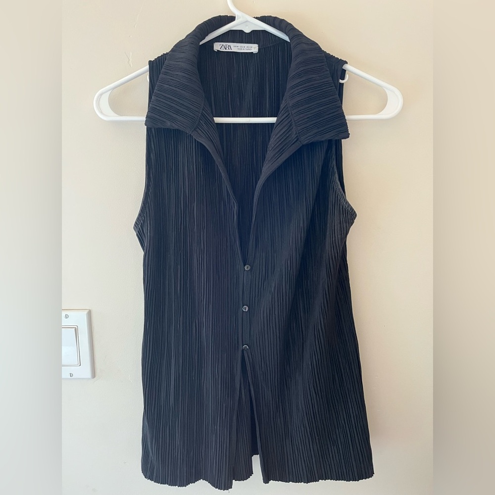 Zara Sleeveless Collared Button Down Top